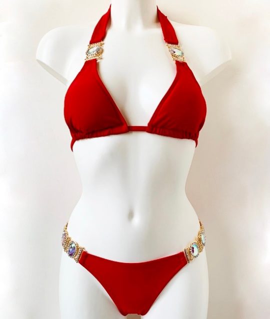 bikini-set-badmode-swimwear-rood-red-rhinestone-stenen-oud-accenten-paspop-strand-beachlook-zomer-vakantie-movastyling