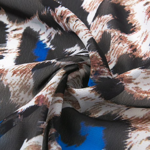chiffon-cover-up-tuniek-duocolors-blue-brown-black-leopardprint-blauw-bruin-zwart-panterprint-animalprint-zomer-2019-beachwear-close-up-fabric-movastyling